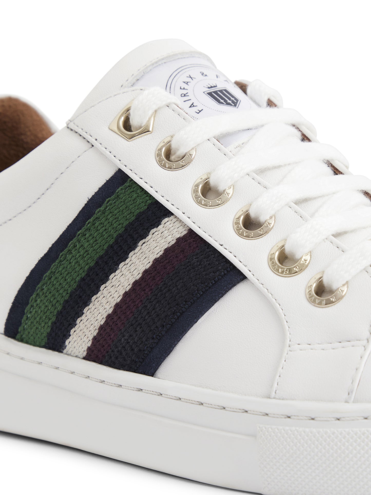 Boston White Trainer