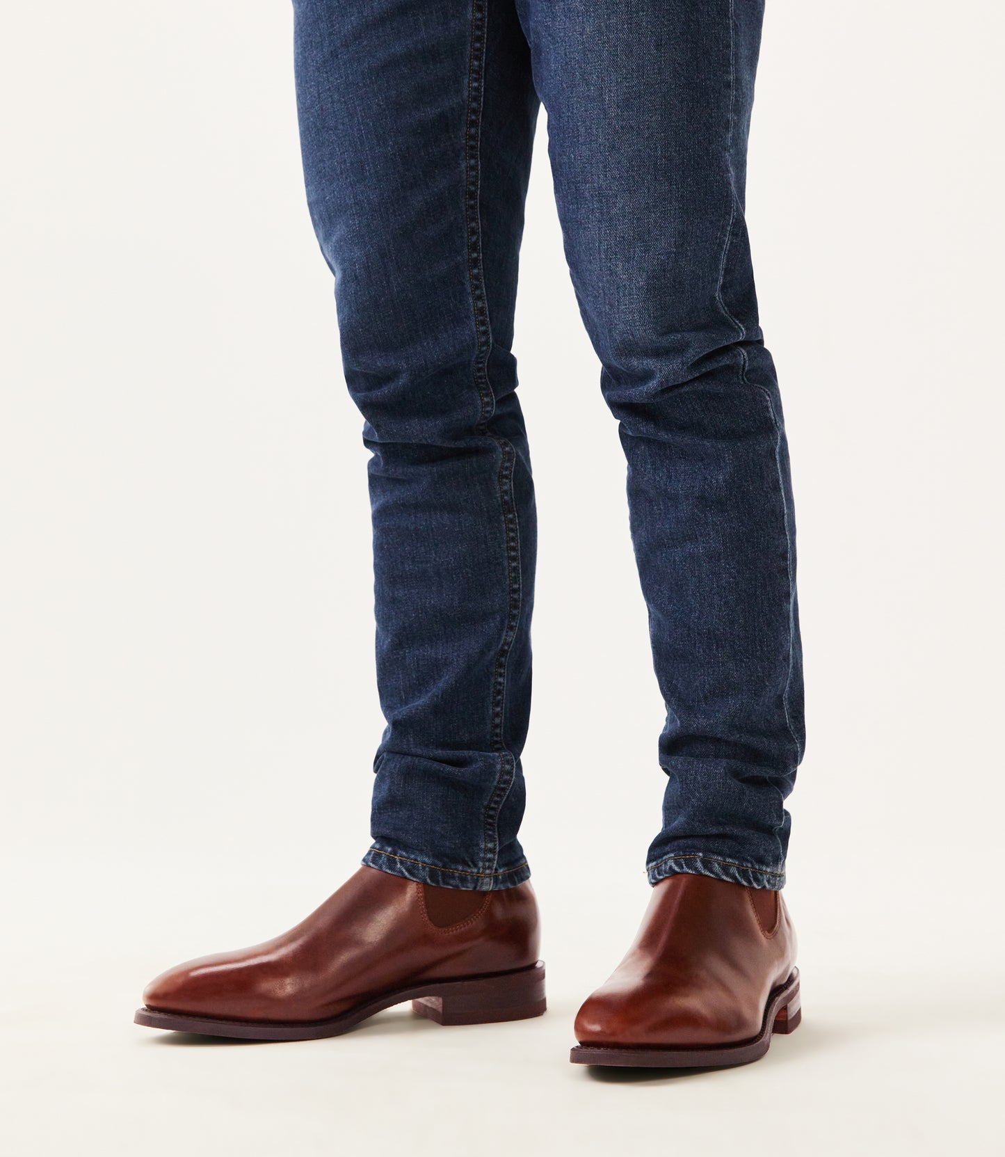 Comfort Craftsman Mid Brown Pull Up