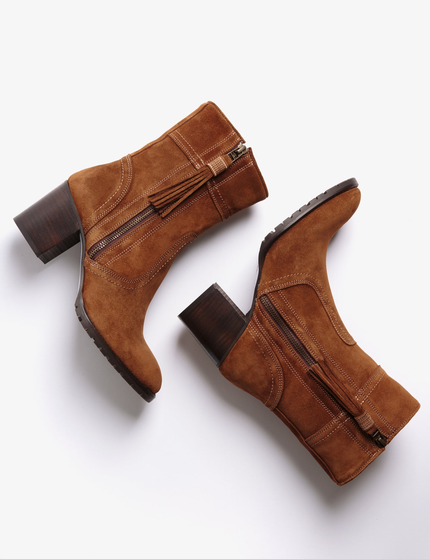 'Cropped Fina' Peat Suede Tassel