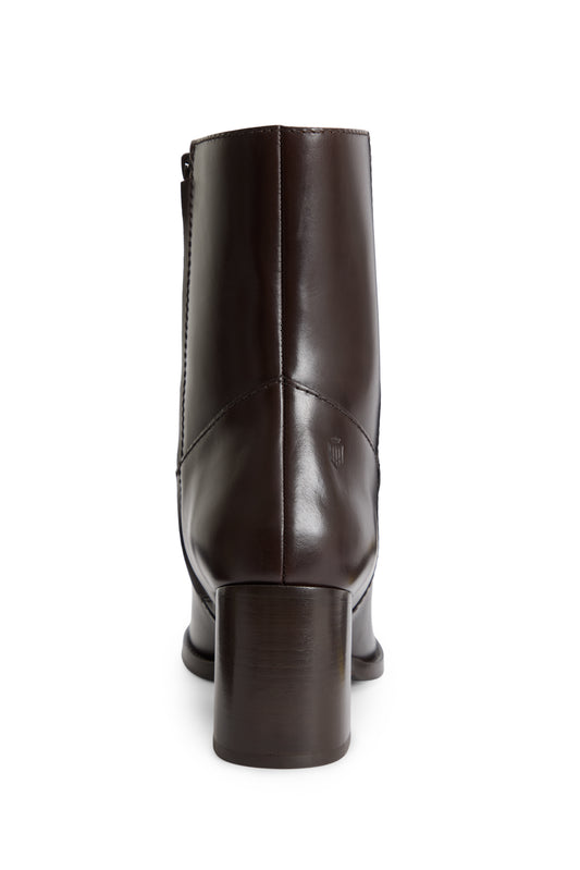 Isleworth Mahogany Leather
