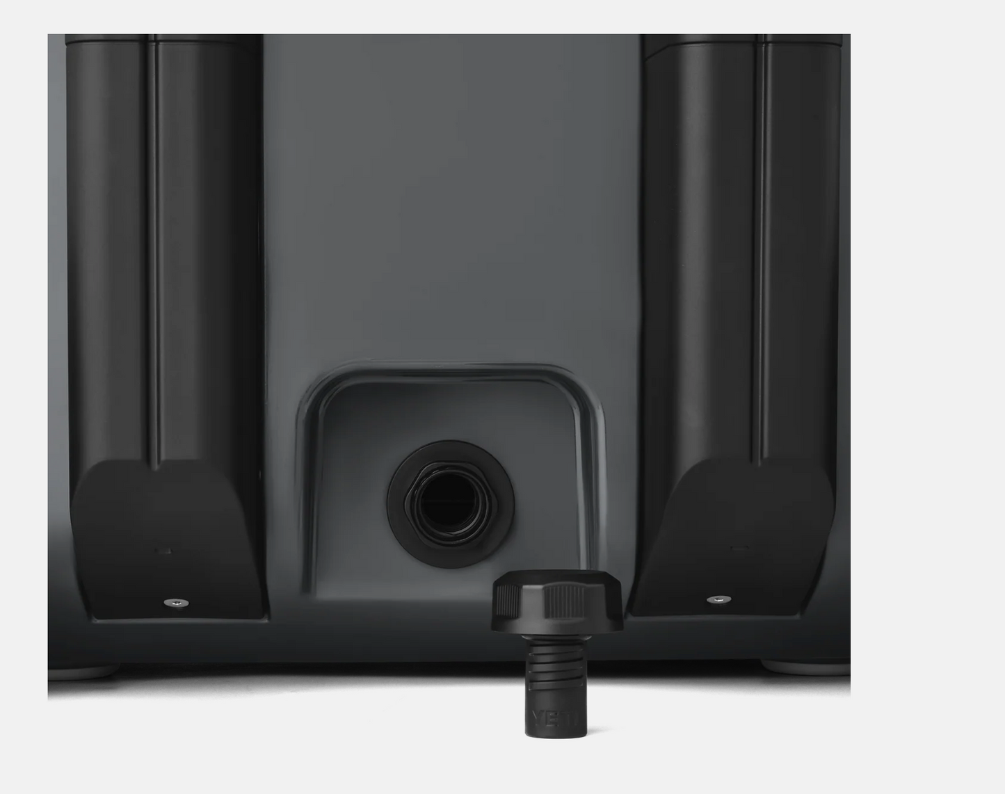 Roadie 32 Wheeles Cool Box - Charcoal