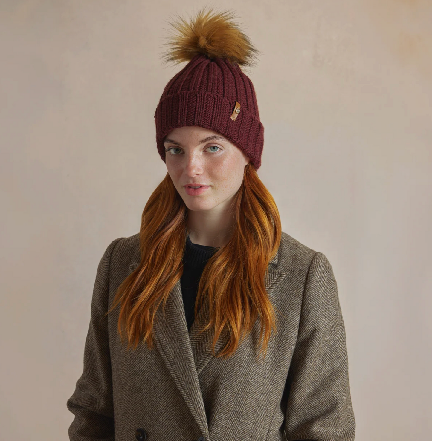 Singature Bobble Hat Port