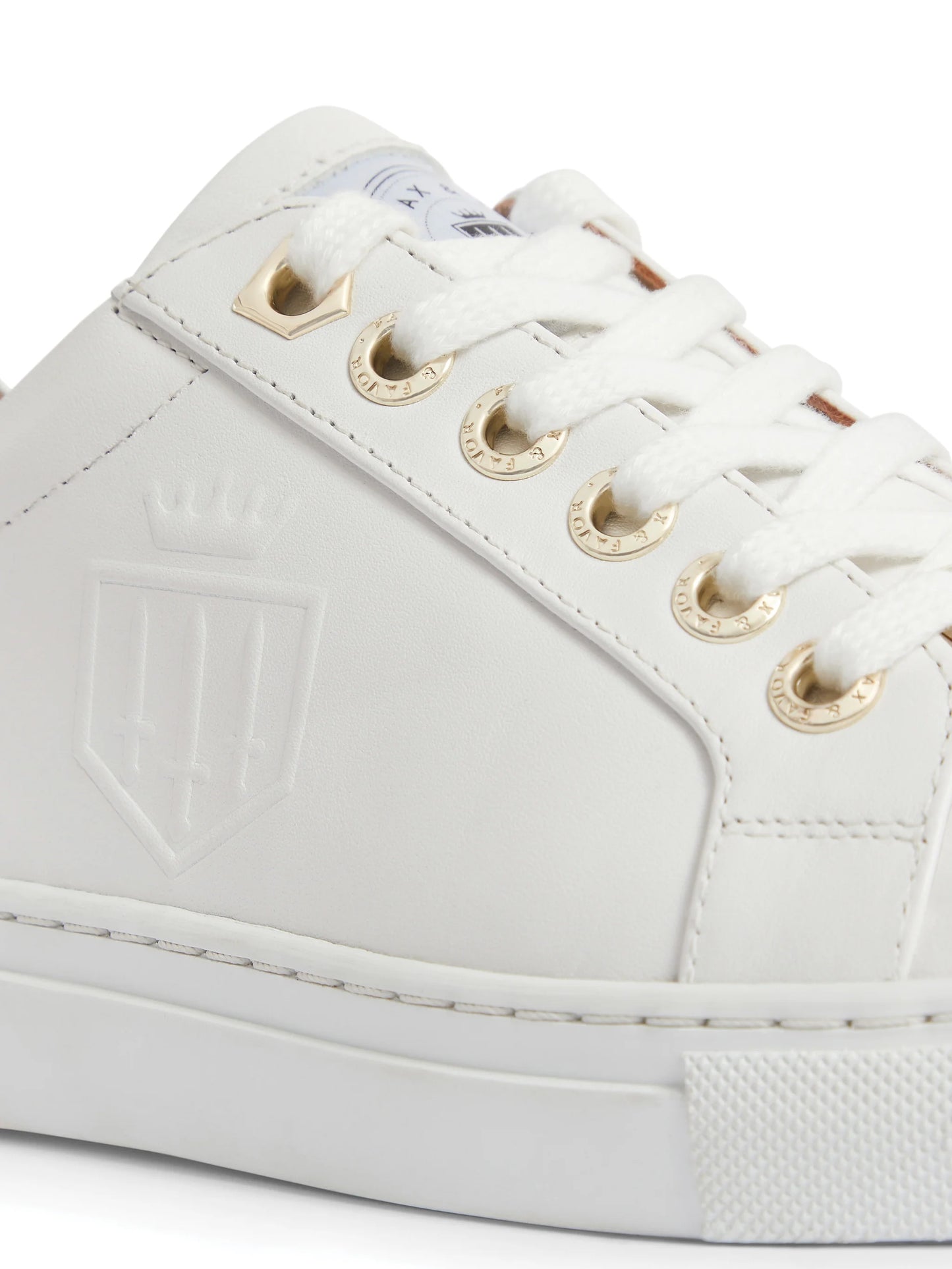 Finchley White Trainer